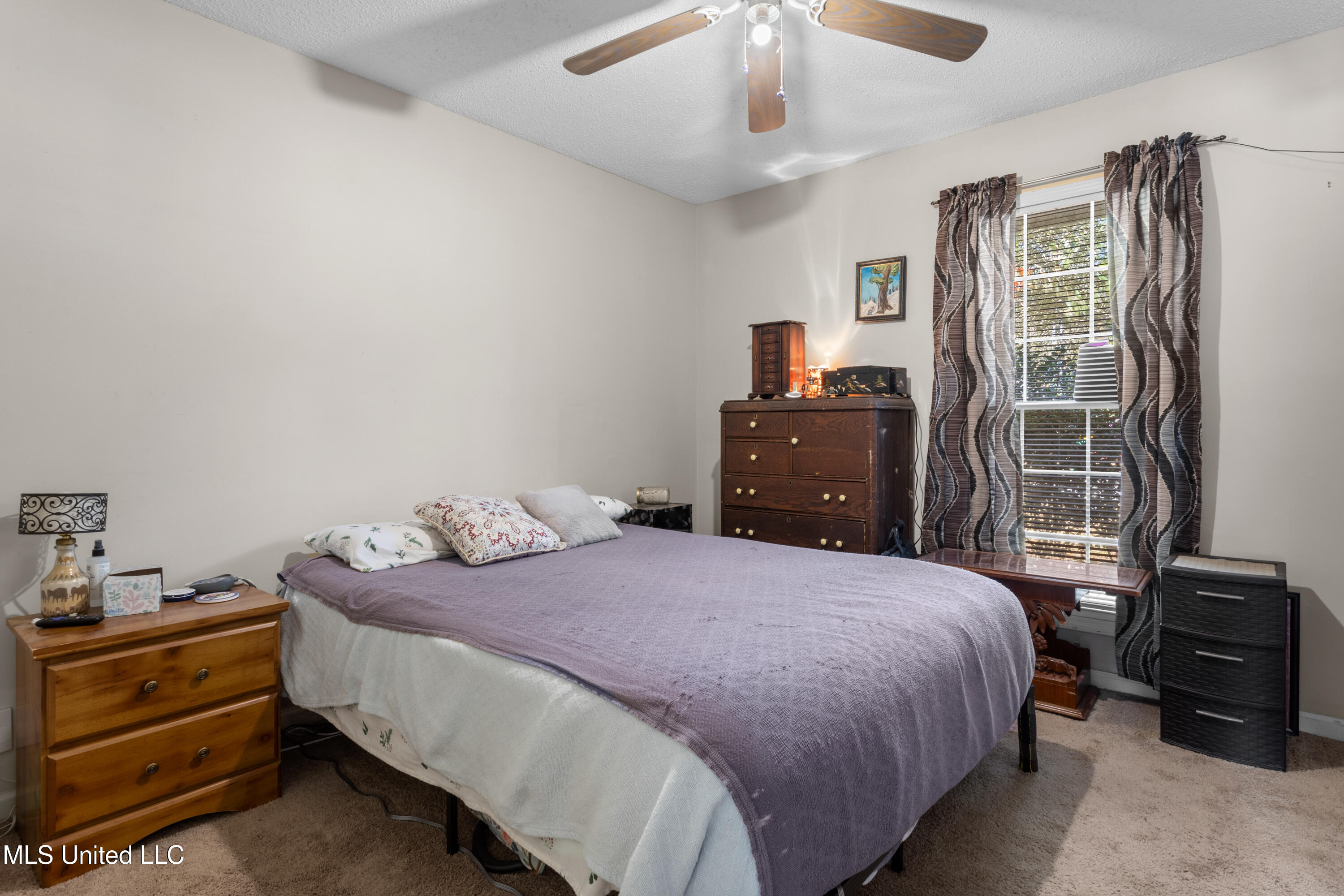 11536 Bayou Place Ocean Springs, MS 39564 - Photo 16 of 24 Large Bedroom