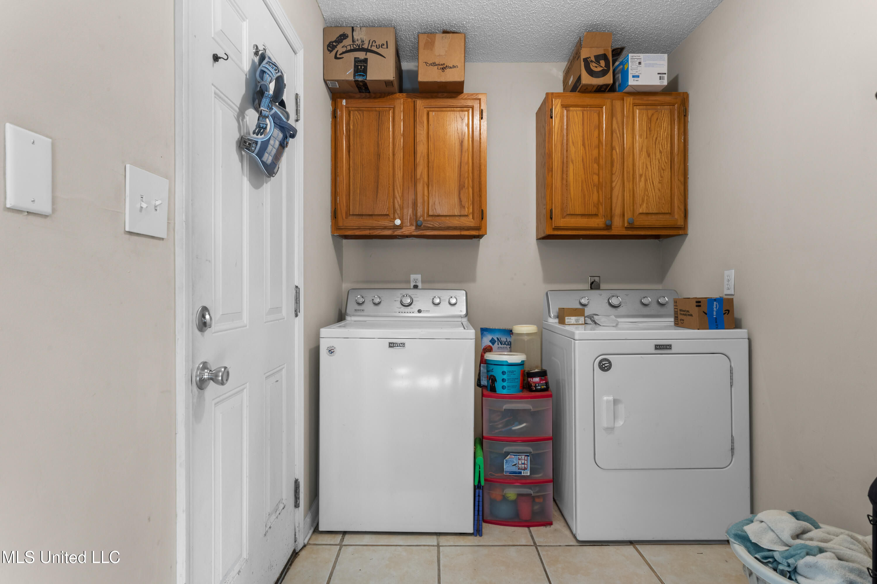 11536 Bayou Place Ocean Springs, MS 39564 - Photo 19 of 24 Laundry Storage