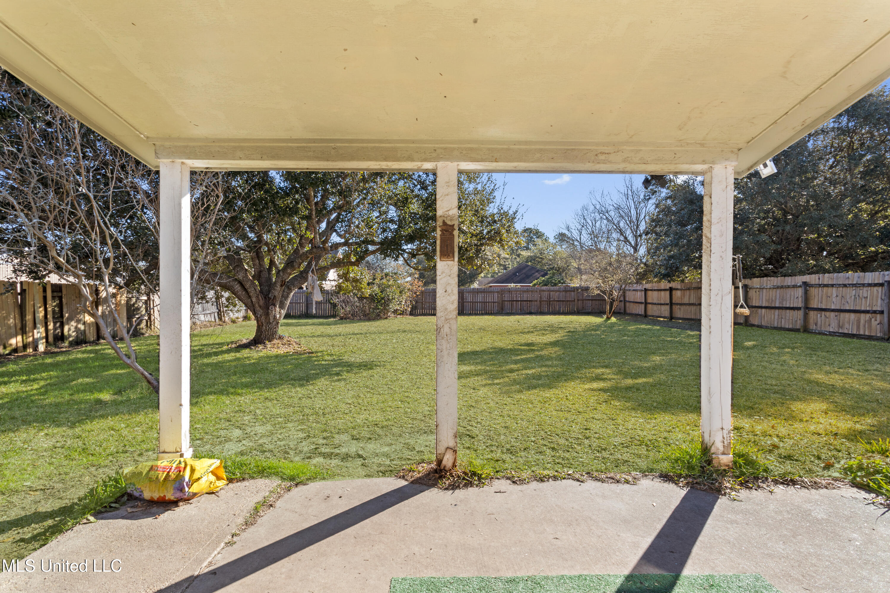 11536 Bayou Place Ocean Springs, MS 39564 - Photo 20 of 24 Large Fenced Yard