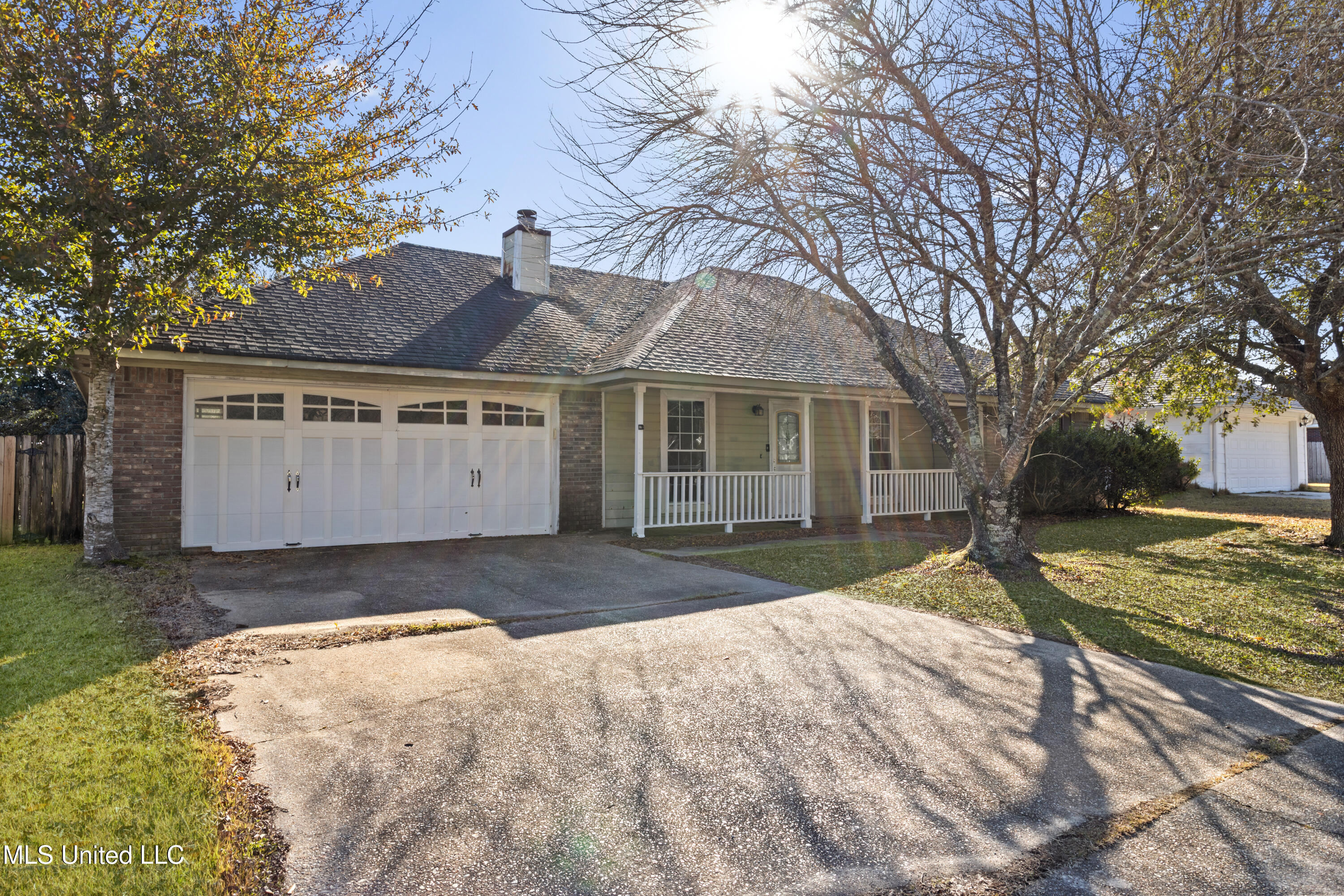 11536 Bayou Place Ocean Springs, MS 39564 - Photo 2 of 24 Pretty Entry