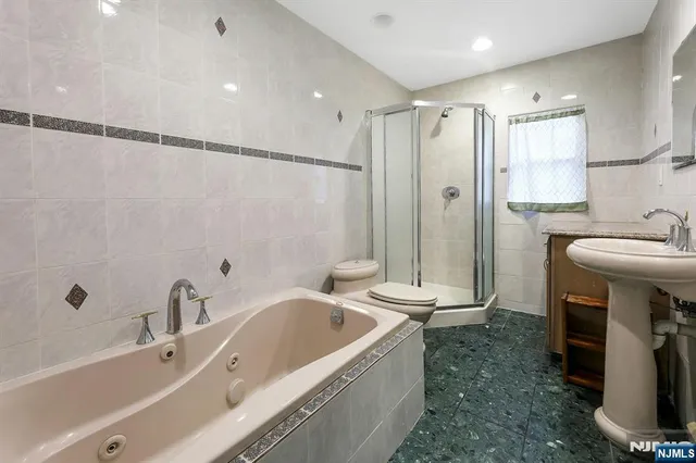 $4,000 | 75 Bogert Street, Teaneck, NJ 07666