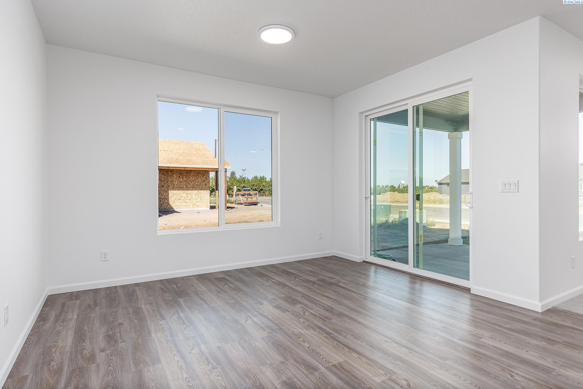 1504 Cascade Grandview, WA 98930 - Photo 16 of 26 Gallery Image 16