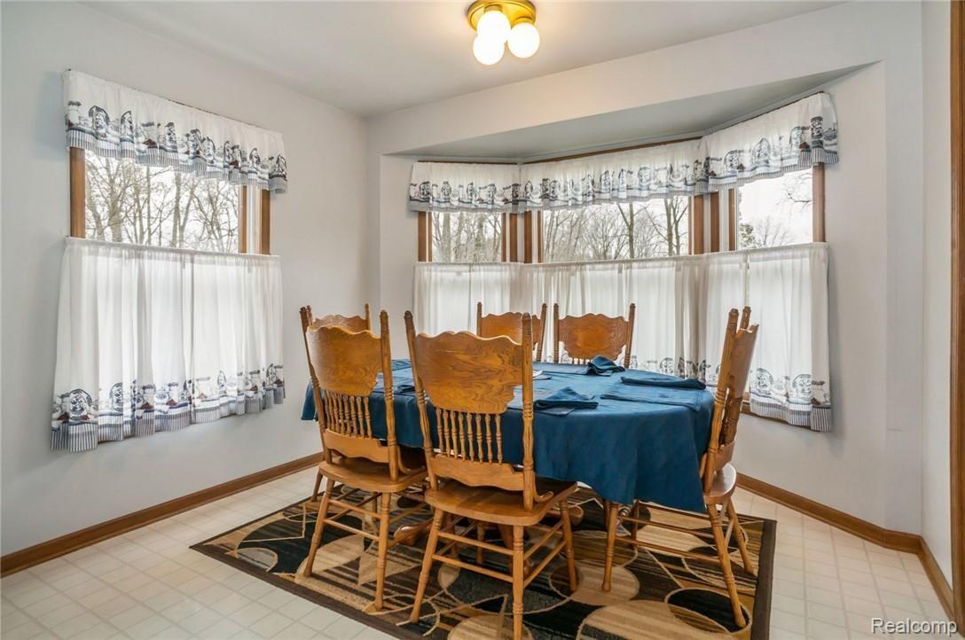 9051 Antcliff Road Howell, MI 48855 - Photo 8 of 26 11.jpg