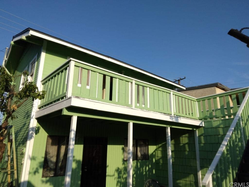 1336 Elm Avenue Long Beach, CA 90813 - Photo 4 of 5 a front view of house