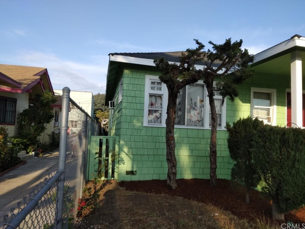 1336 Elm Avenue Long Beach, CA 90813 - Photo 5 of 5 a front view of a house