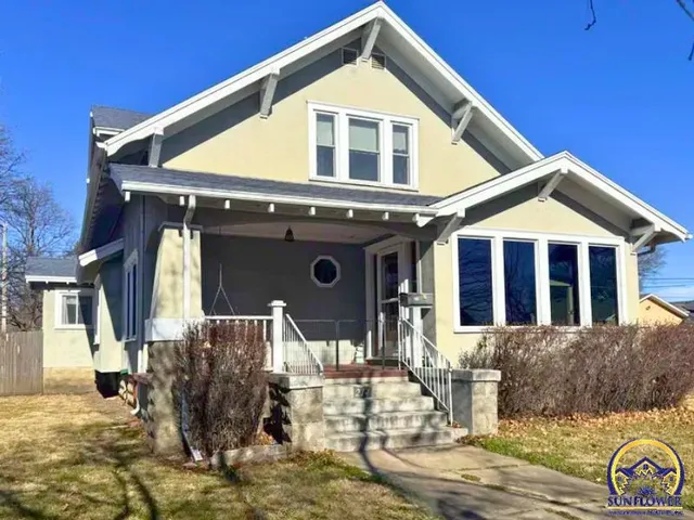 $205,000 | 214 Oregon Street, Hiawatha, KS 66434