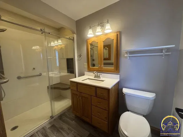 $205,000 | 214 Oregon Street, Hiawatha, KS 66434