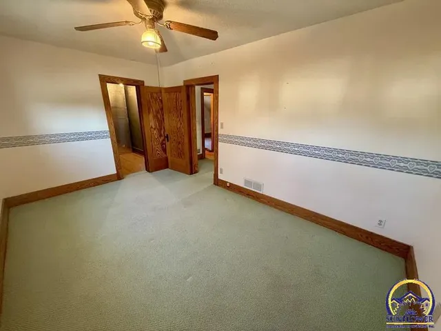 $205,000 | 214 Oregon Street, Hiawatha, KS 66434