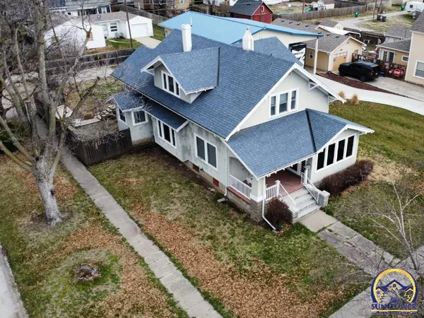 $199,999 | 214 Oregon Street, Hiawatha, KS 66434