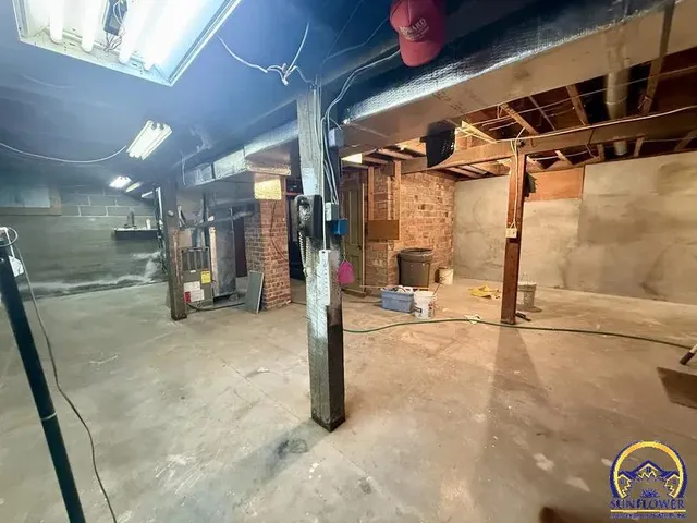 $205,000 | 214 Oregon Street, Hiawatha, KS 66434