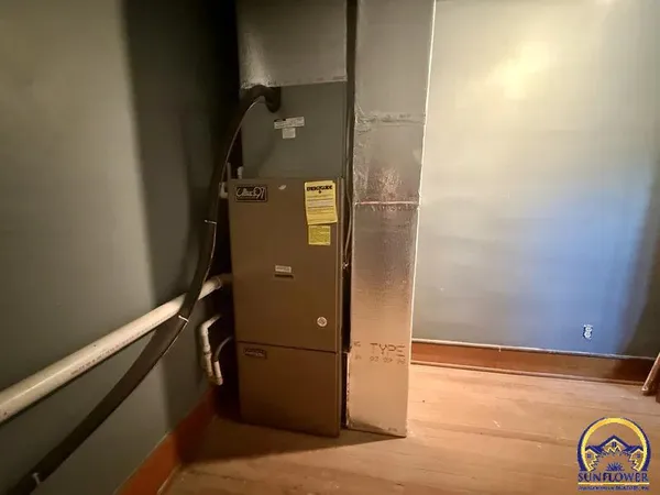 $199,999 | 214 Oregon Street, Hiawatha, KS 66434