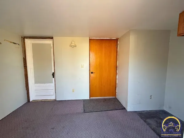 $199,999 | 214 Oregon Street, Hiawatha, KS 66434
