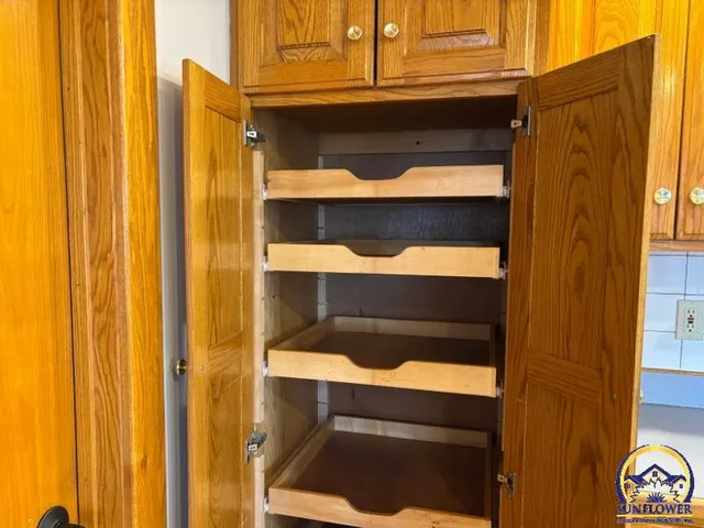 $205,000 | 214 Oregon Street, Hiawatha, KS 66434