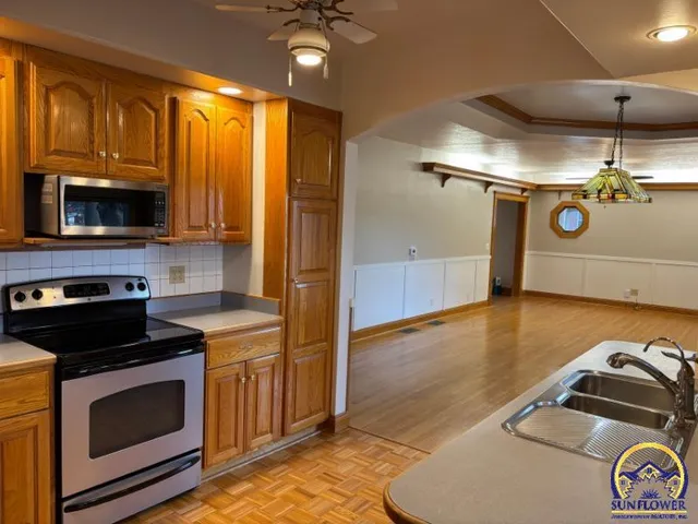 $205,000 | 214 Oregon Street, Hiawatha, KS 66434