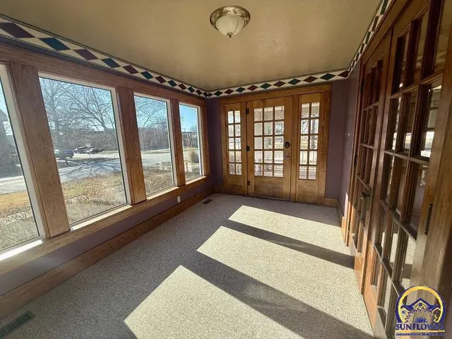 $205,000 | 214 Oregon Street, Hiawatha, KS 66434