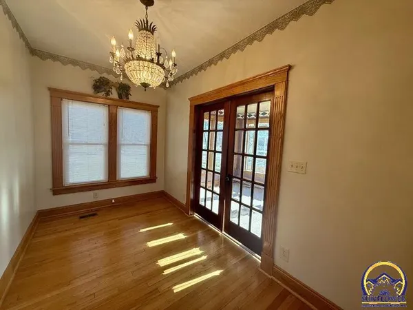 $199,999 | 214 Oregon Street, Hiawatha, KS 66434
