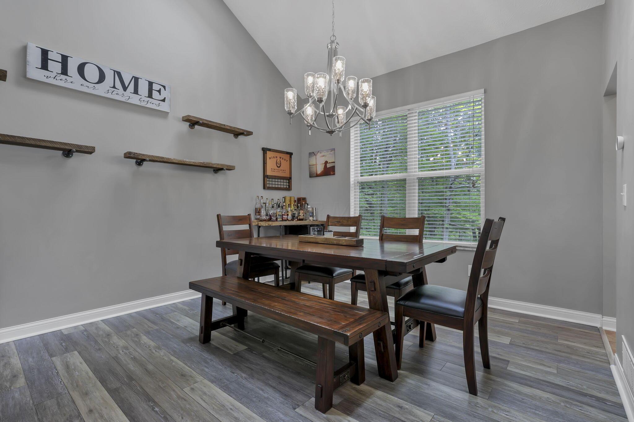 445 Barrington Ridge Pataskala, OH 43062 - Photo 12 of 65 Dining area