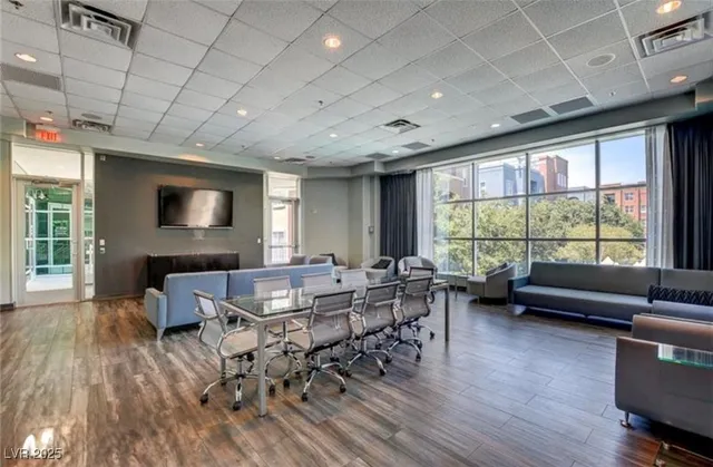 $1,895 | 56 East Serene Avenue, Unit 416, Las Vegas, NV 89123