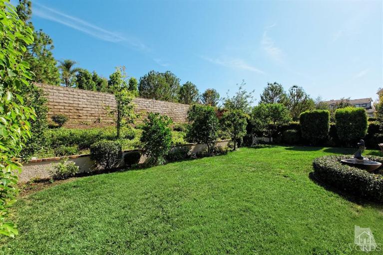 287 Knoll Ridge Road Simi Valley, CA 93065 - Photo 32 of 36 a view of a garden