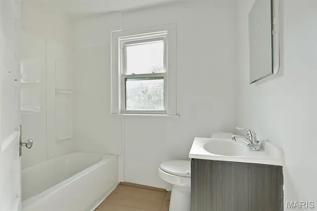 $174,900 | 404 West Kirkham Avenue, Webster Groves, MO 63119