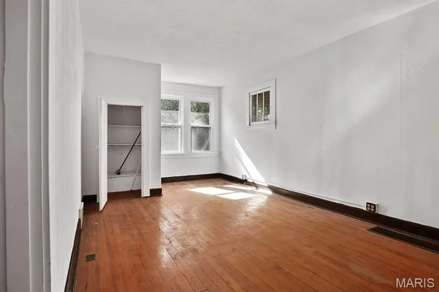 $174,900 | 404 West Kirkham Avenue, Webster Groves, MO 63119