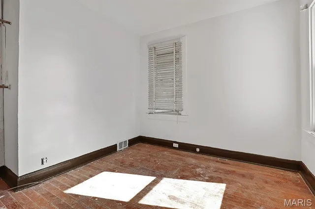 $174,900 | 404 West Kirkham Avenue, Webster Groves, MO 63119