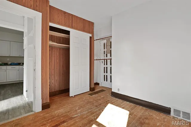 $174,900 | 404 West Kirkham Avenue, Webster Groves, MO 63119