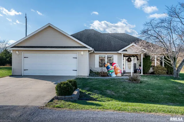 $249,900 | 411 Prince Lane, Herrin, IL 62948