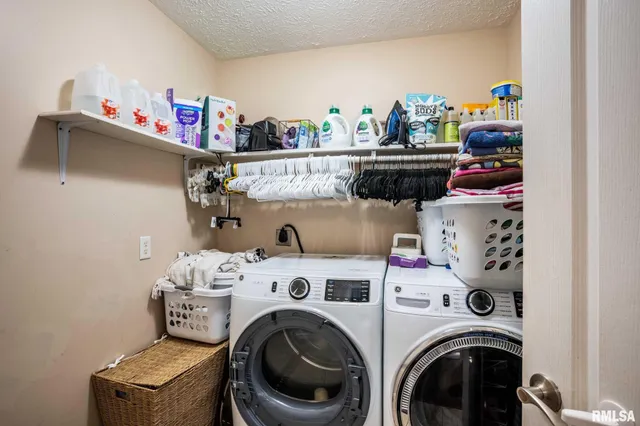 $249,900 | 411 Prince Lane, Herrin, IL 62948