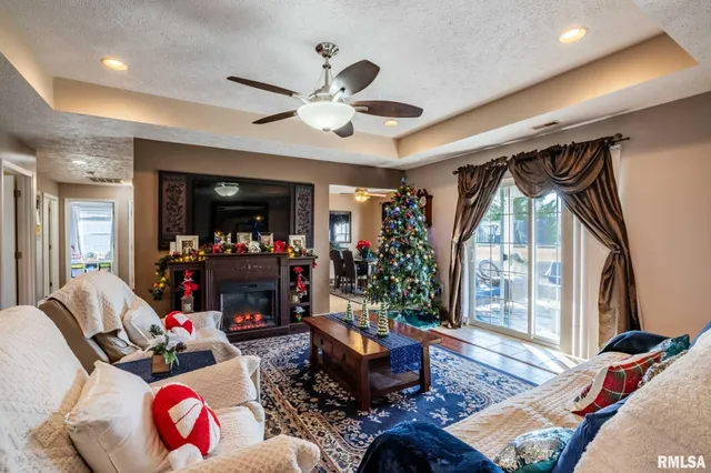 $249,900 | 411 Prince Lane, Herrin, IL 62948