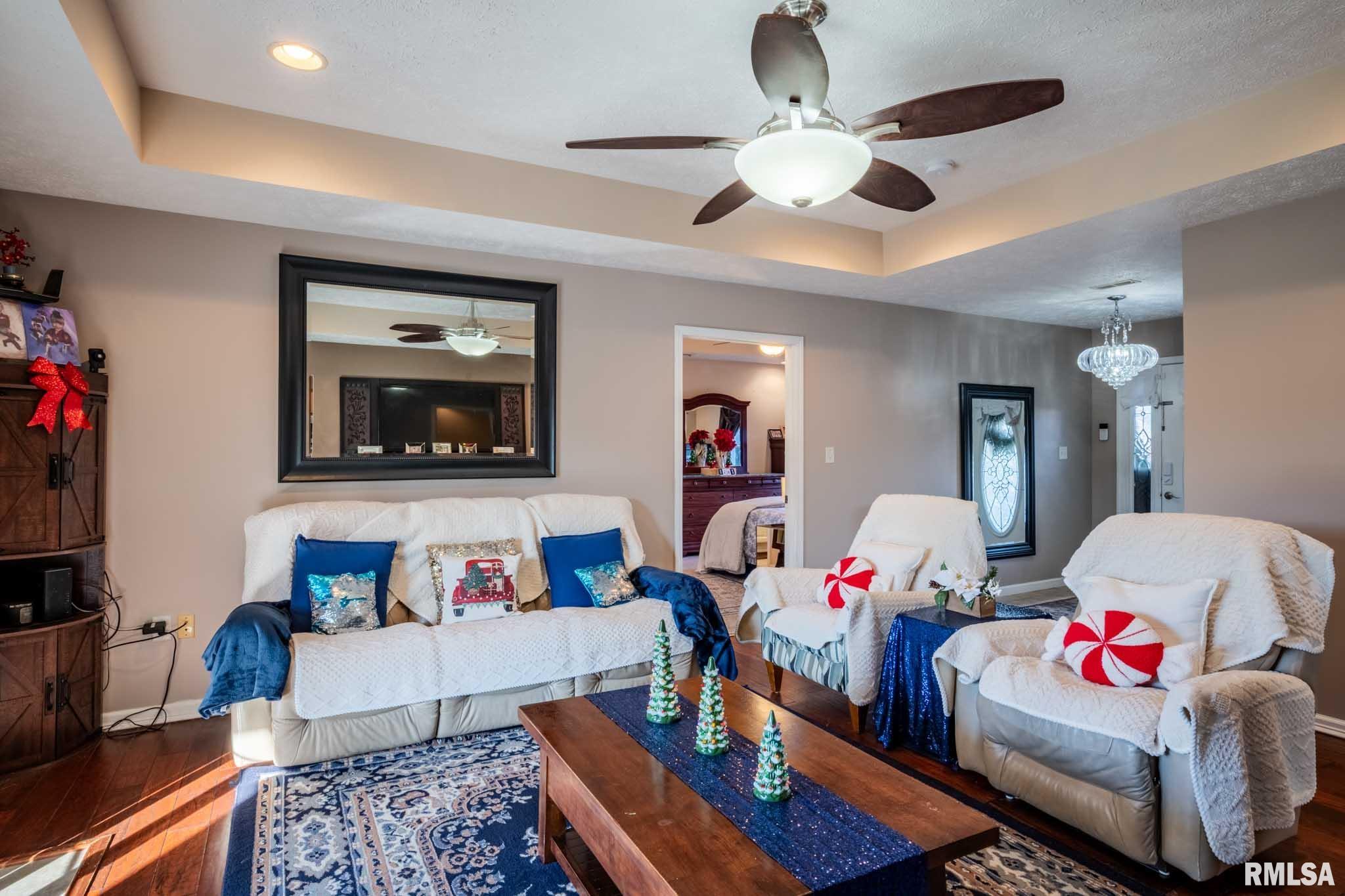 411 Prince Lane Herrin, IL 62948 - Photo 5 of 25