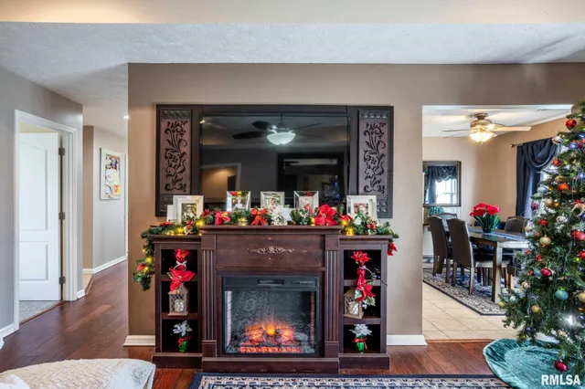 $249,900 | 411 Prince Lane, Herrin, IL 62948