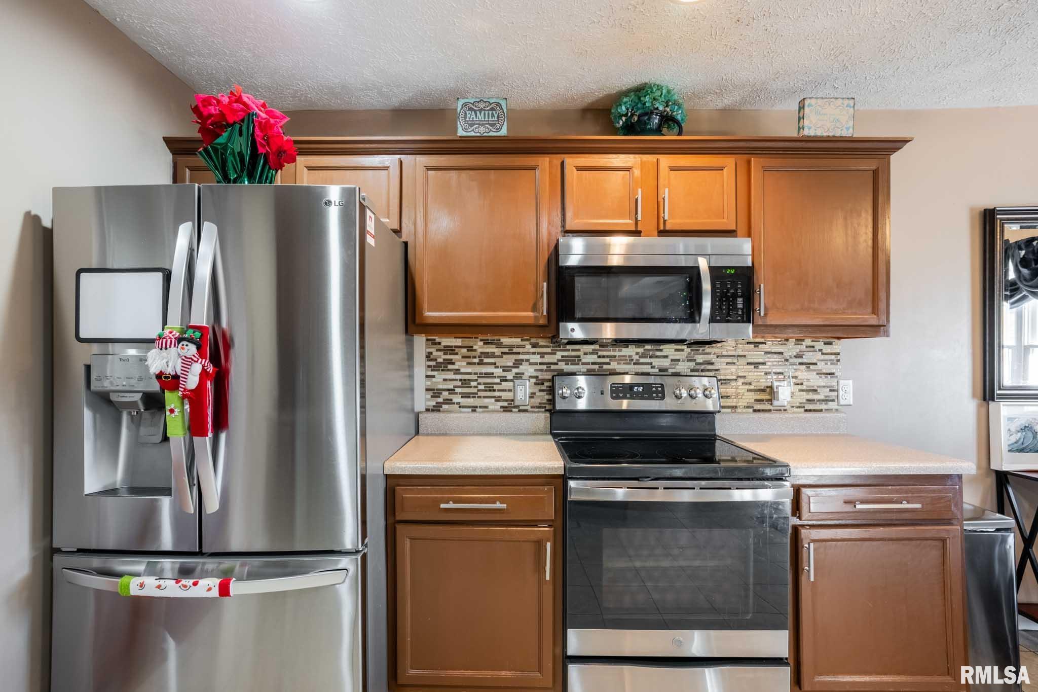 411 Prince Lane Herrin, IL 62948 - Photo 8 of 25