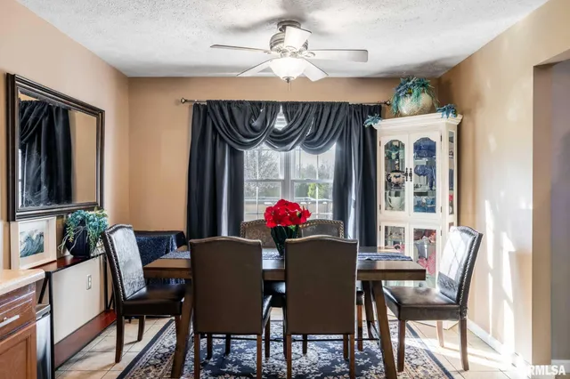 $249,900 | 411 Prince Lane, Herrin, IL 62948