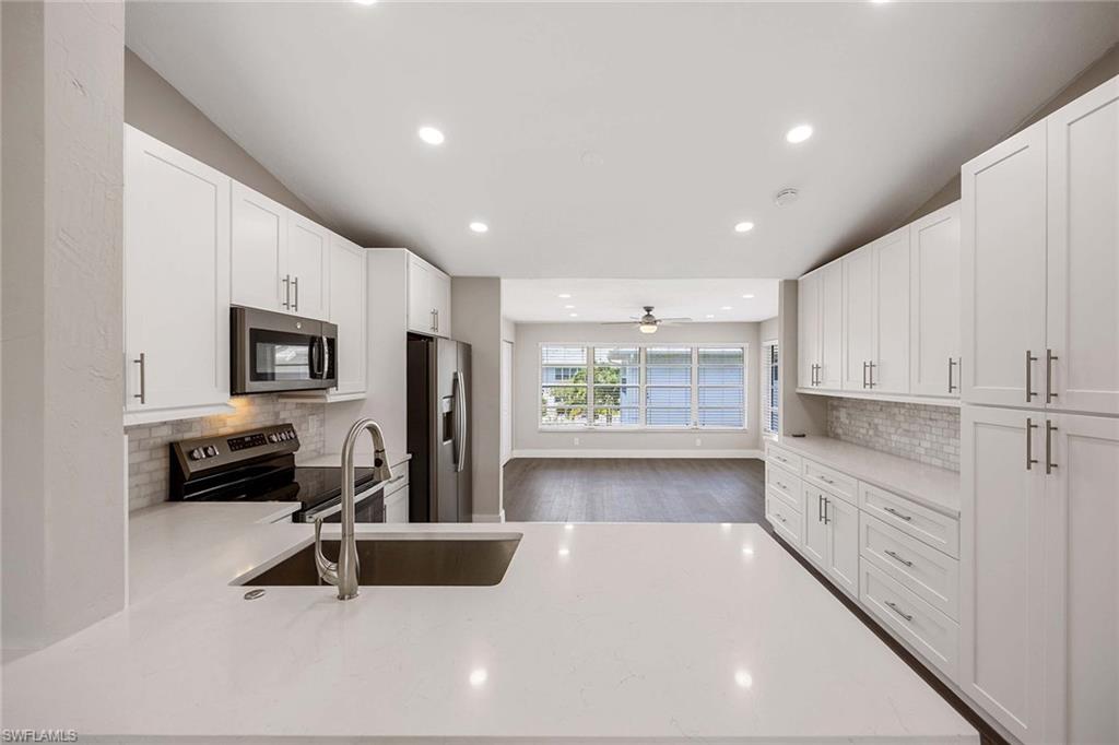 707 Neapolitan Way, Unit 707 Naples, FL 34103 - Photo 9 of 23