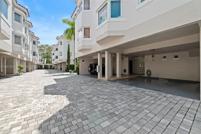 $1,138,990 | 261 Navarre Avenue, Unit A3, Coral Gables, FL 33134
