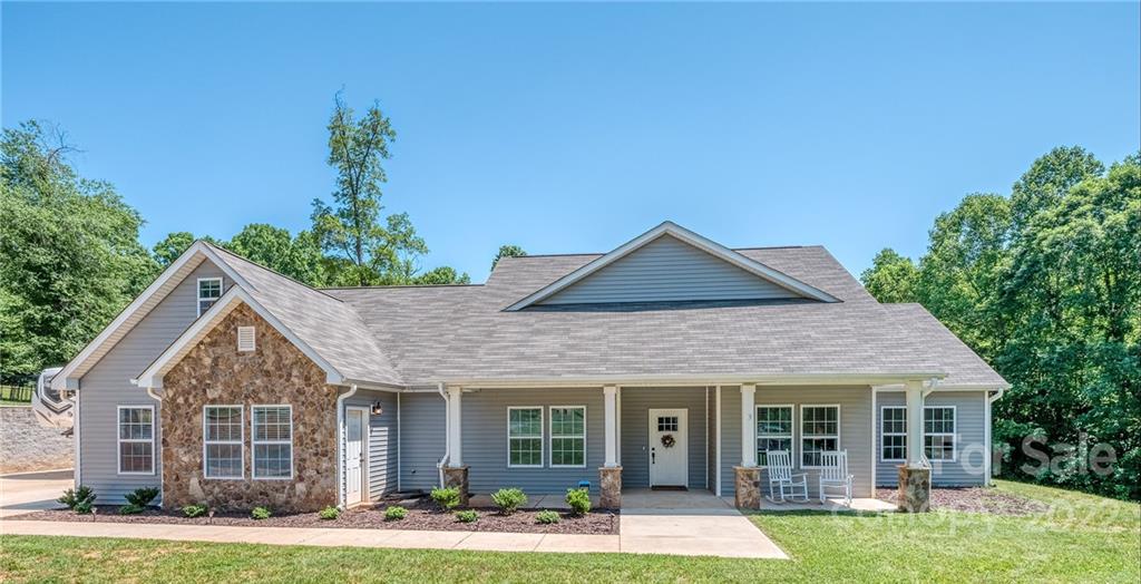 158 Propst Road Dallas, NC 28034 - Photo 1 of 31 Gallery Image 1