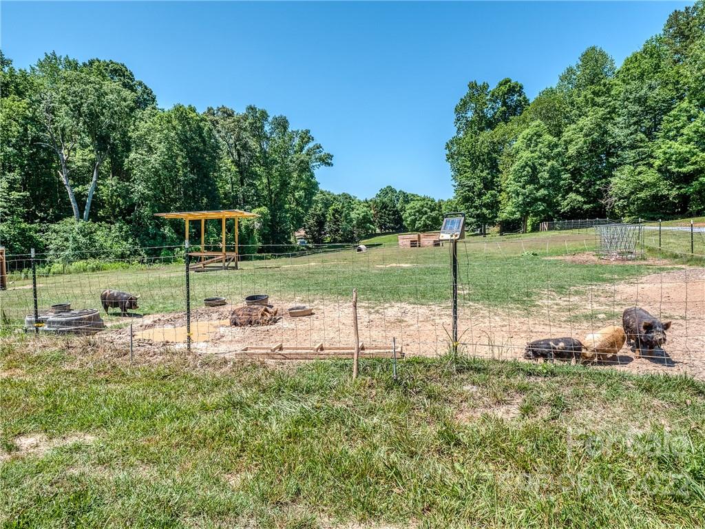 158 Propst Road Dallas, NC 28034 - Photo 28 of 31 Gallery Image 28