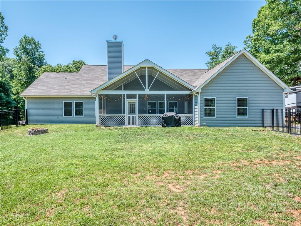 158 Propst Road Dallas, NC 28034 - Photo 30 of 31 Gallery Image 30