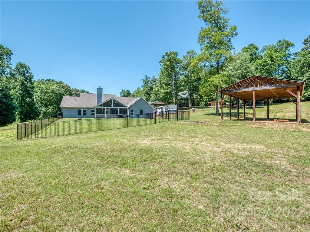 158 Propst Road Dallas, NC 28034 - Photo 3 of 31 Gallery Image 3