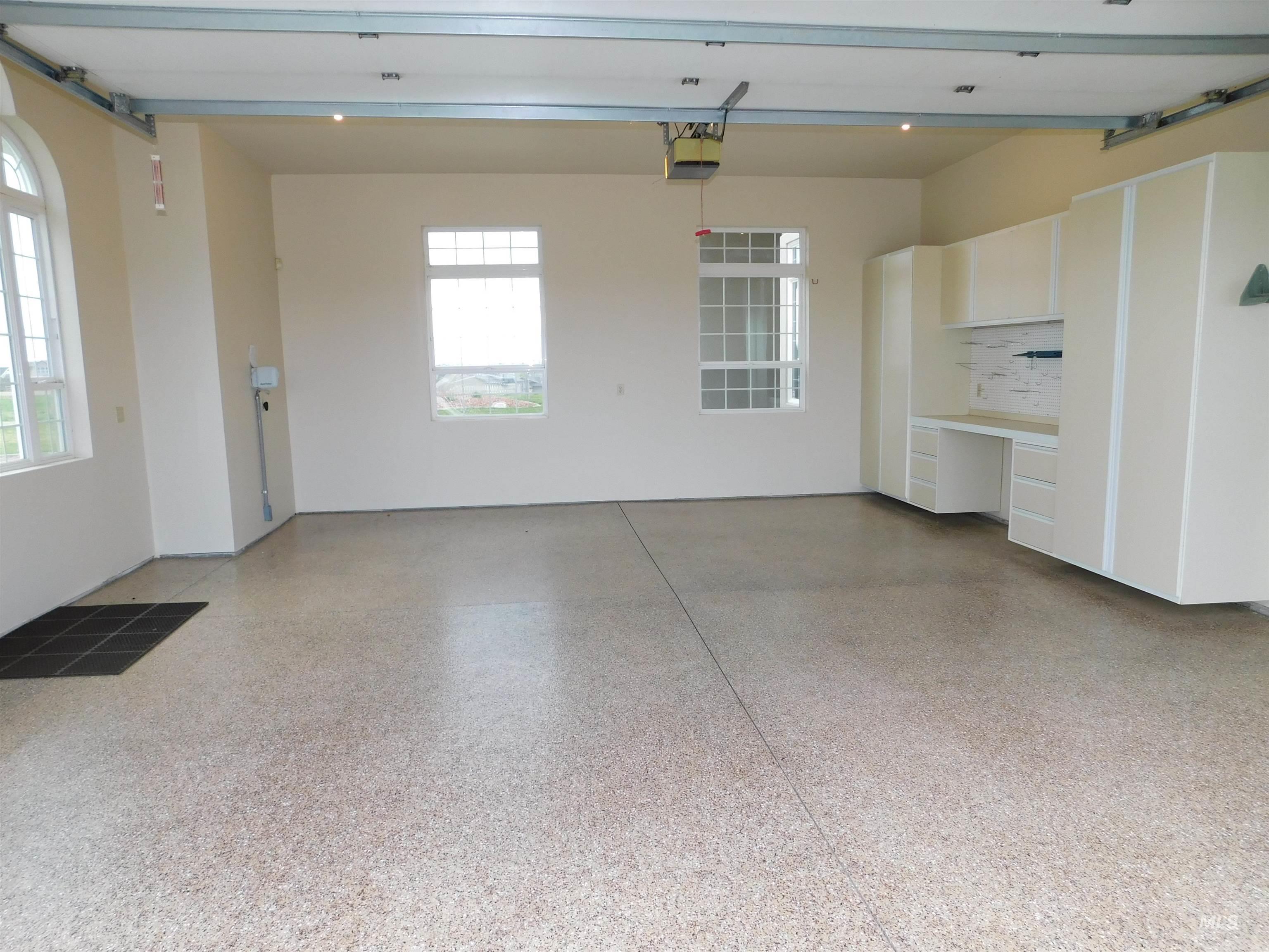 17777 Allendale Road Wilder, ID 83676 - Photo 27 of 50 Built in shelving