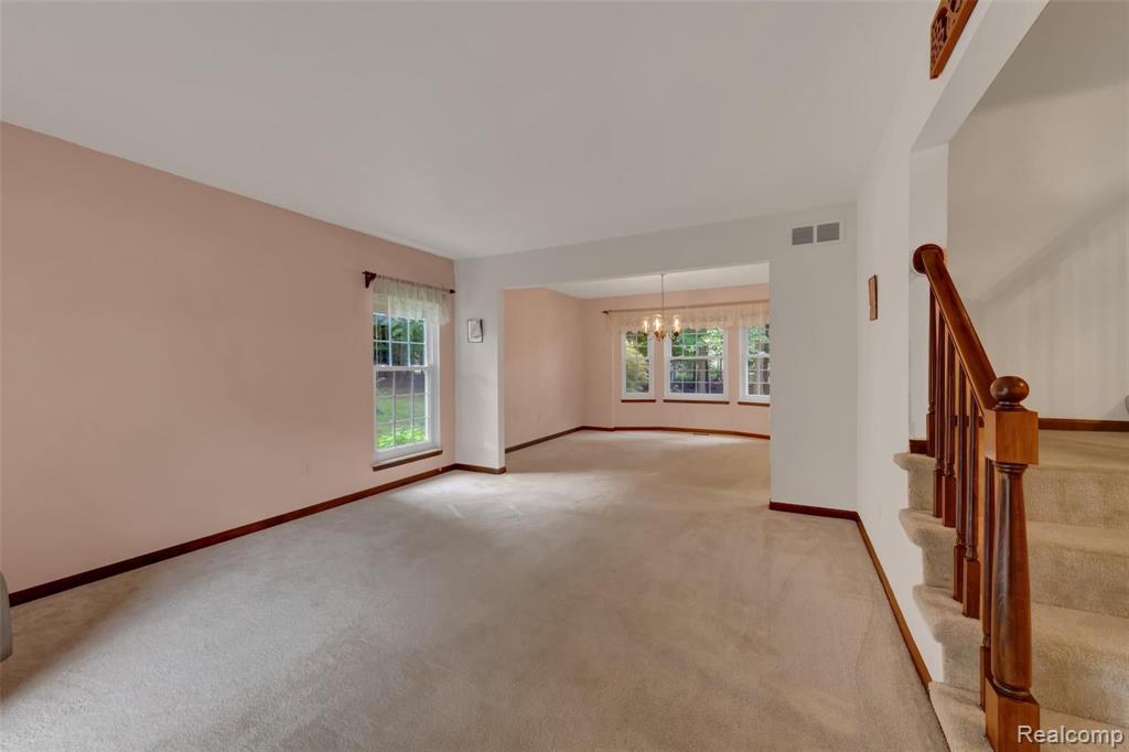 21931 Sunflower Road Novi, MI 48375 - Photo 7 of 34