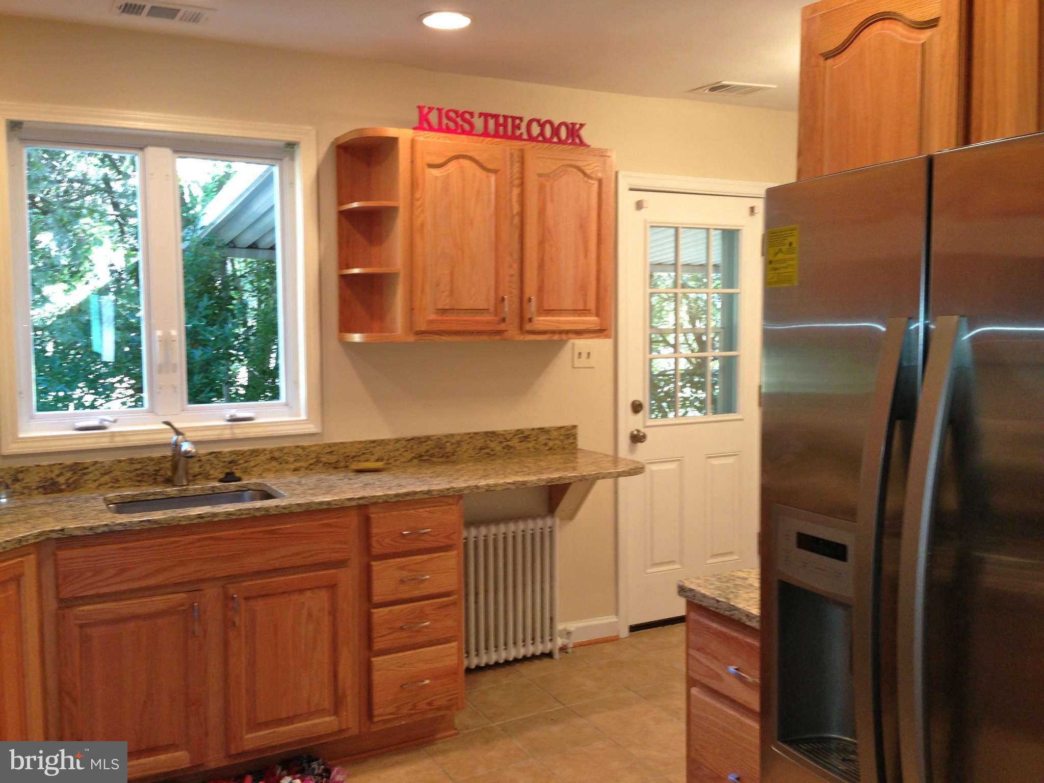 6504 Elmdale Road Alexandria, VA 22312 - Photo 14 of 28 Kitchen