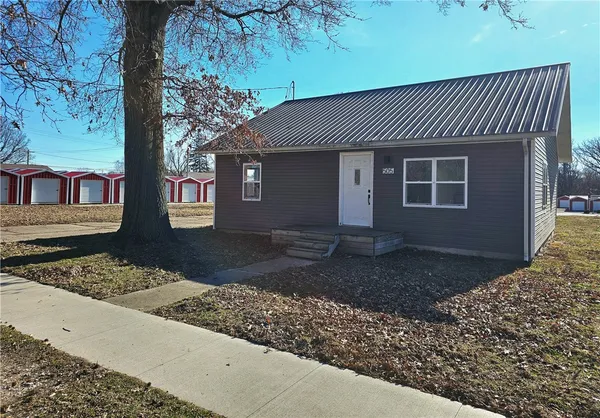 $103,500 | 505 West Pleasant Street, Greenup, IL 62428