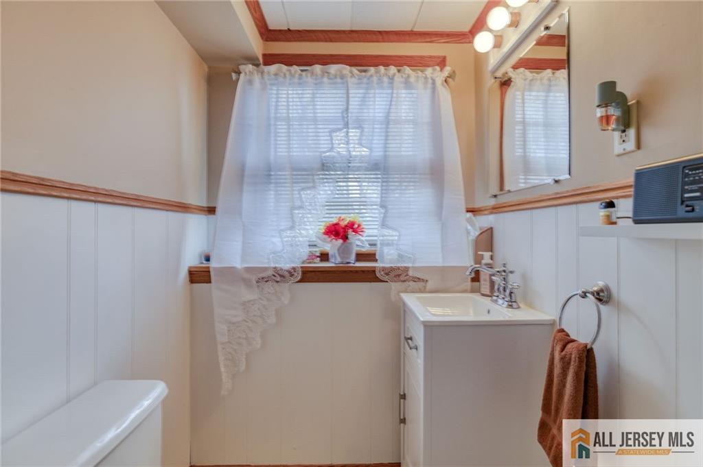 499 Old Stage Road Spotswood, NJ 08884 - Photo 17 of 27