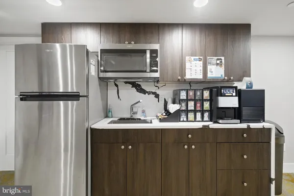 $3,095 | 1000 West Girard Avenue, Unit 450, Philadelphia, PA 19123