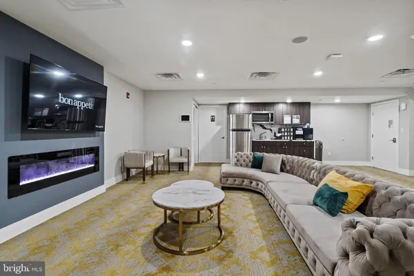 $3,095 | 1000 West Girard Avenue, Unit 450, Philadelphia, PA 19123