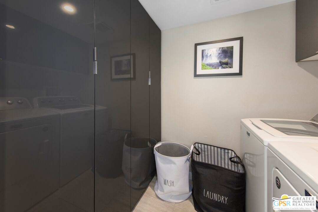 36022 Paseo Circulo West Cathedral City, CA 92234 - Photo 31 of 47 a bathroom with a toilet and a shower