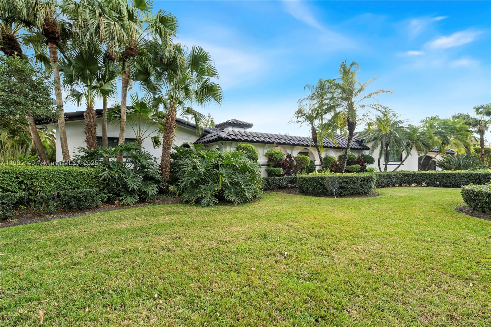 5820 Palm Tree Road Plantation, FL 33317 - Photo 19 of 23 a view of a garden