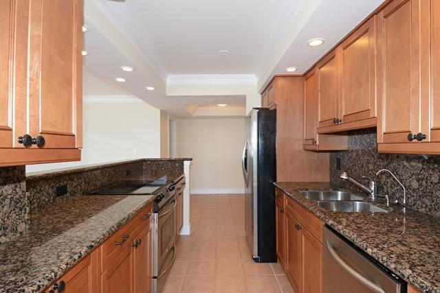 5550 North Ocean Drive, Unit 4A Riviera Beach, FL 33404 - Photo 12 of 25 11_5550NOceanDr_Unit4A_2011_HiRes